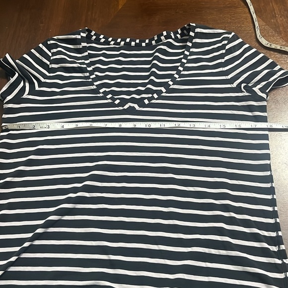 Lululemon Love Tee V
Yachtie Stripe Black Chrome - Picture 9 of 10